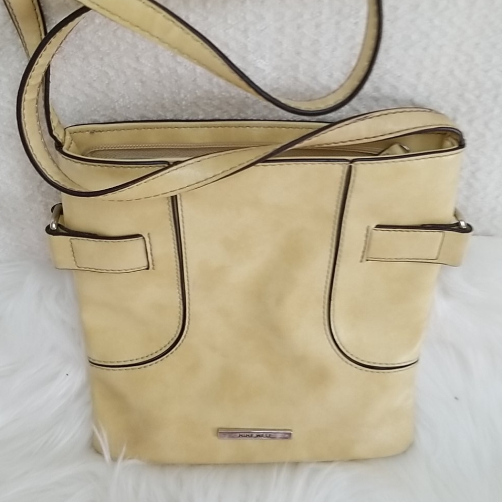 Nine West cream & tan marbeled shoulder bag